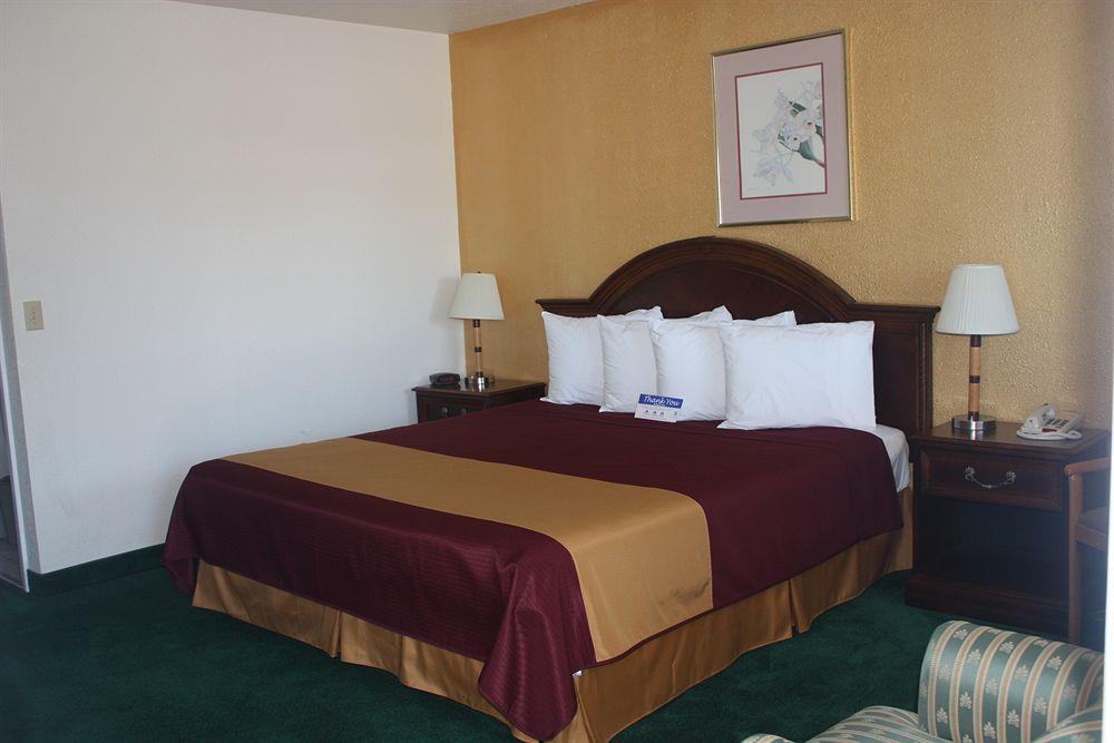 Value Inn & Suites Redding Exterior photo