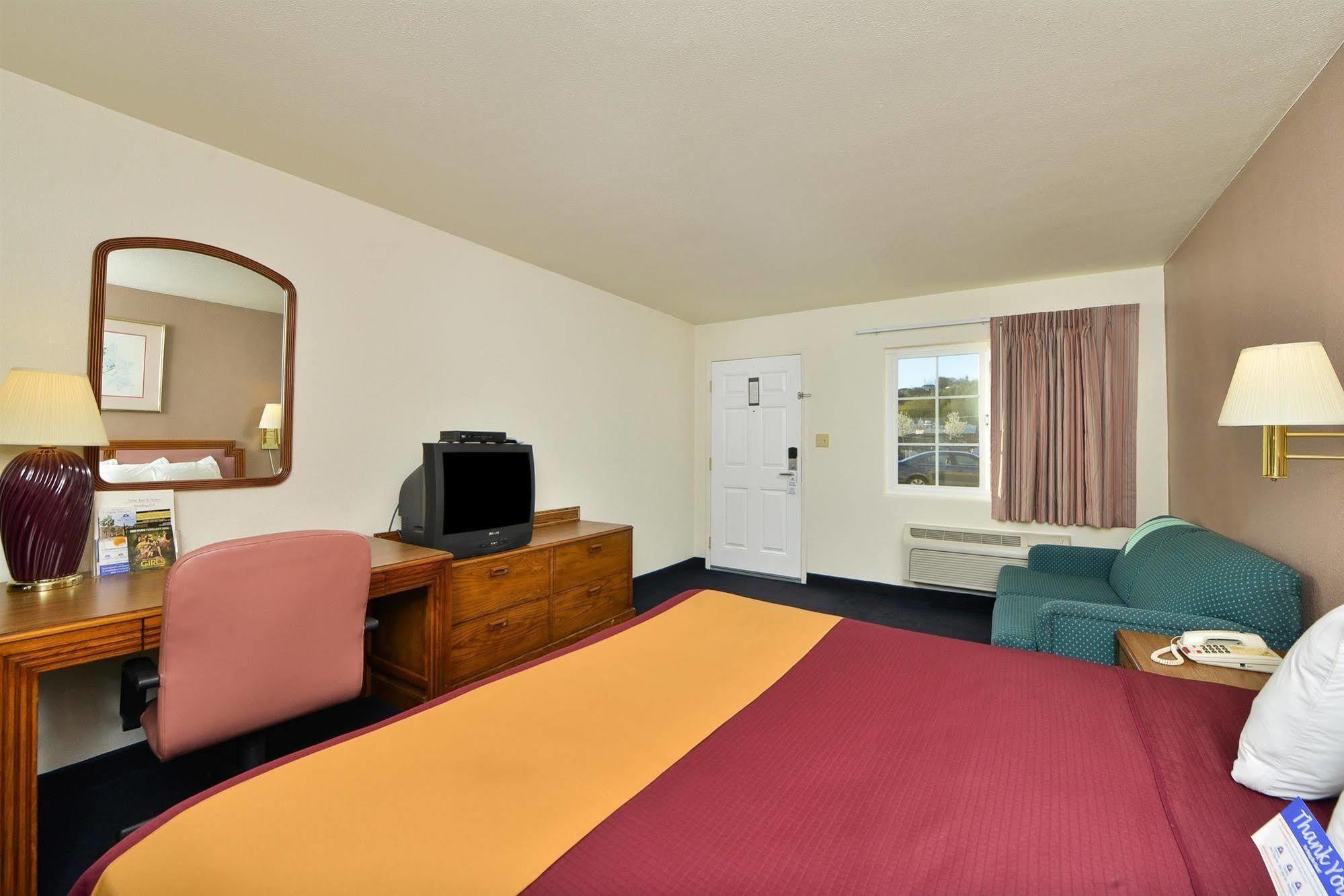 Value Inn & Suites Redding Exterior photo